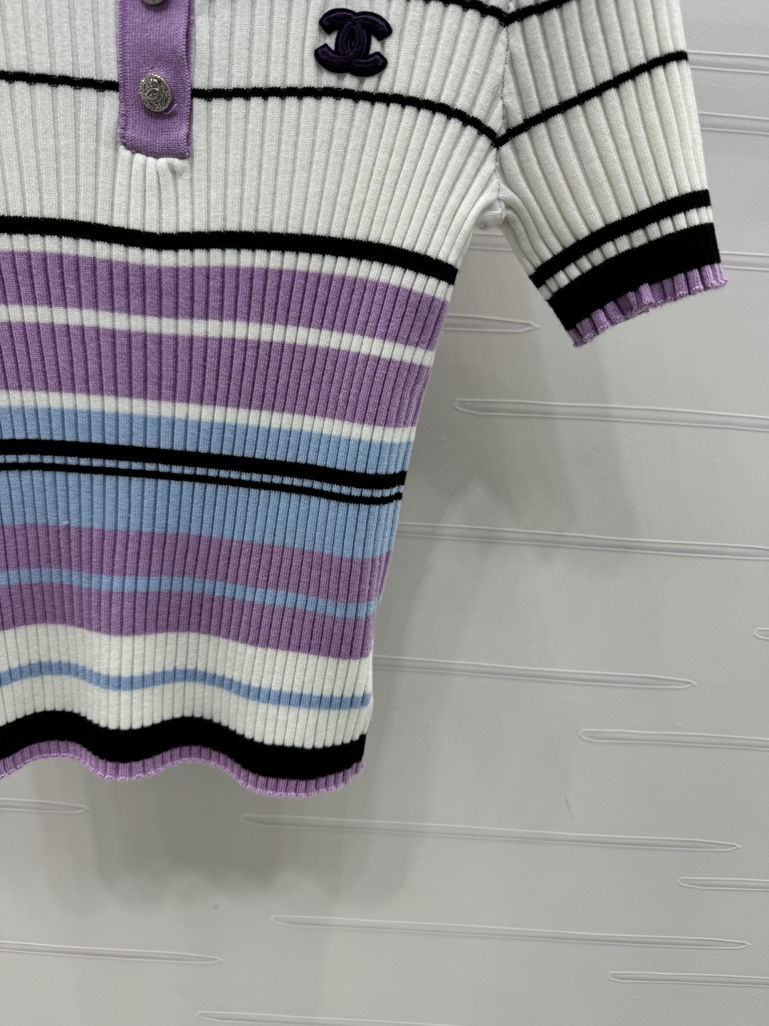 Chanel 2025 Spring/Summer Striped Knit Short Sleeve Top - High Quality 7 cmp i1746029433705 4932 0 5