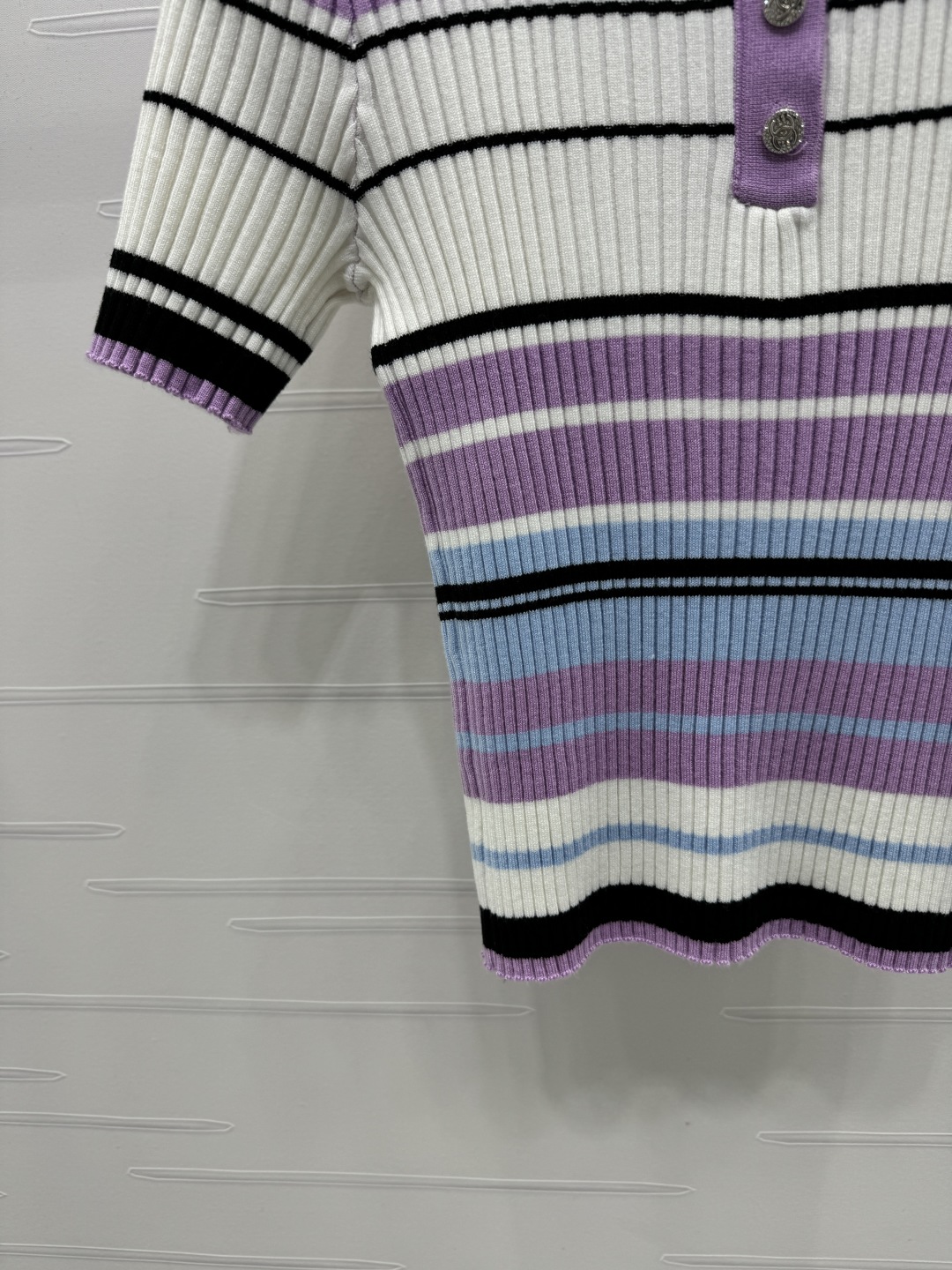 Chanel 2025 Spring/Summer Striped Knit Short Sleeve Top - High Quality 6 cmp i1746029437404 4797 0 4