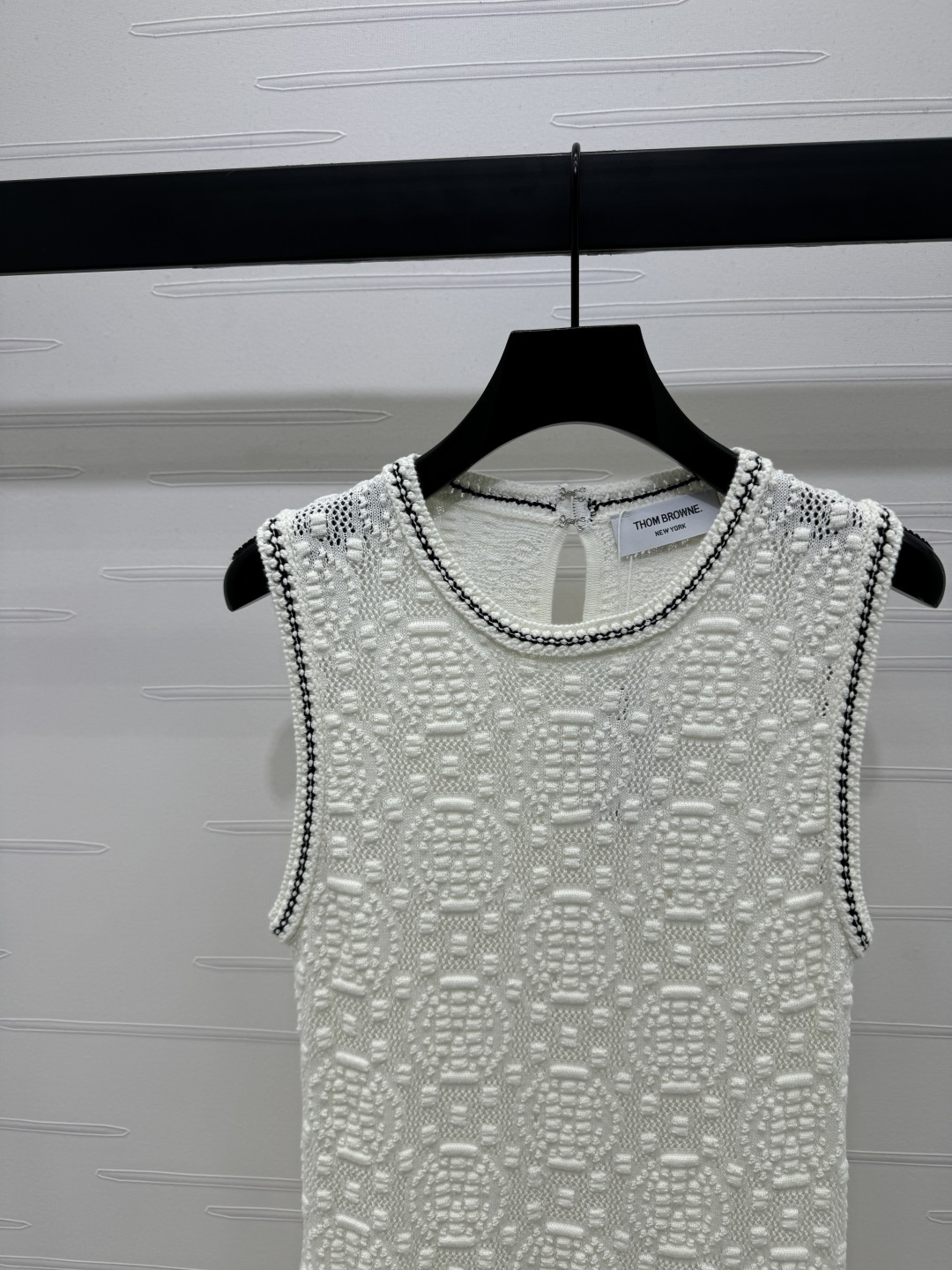 2025 Spring/Summer: Custom Knitting Vest with Stylish Design and Quality Yarn - 图片 3