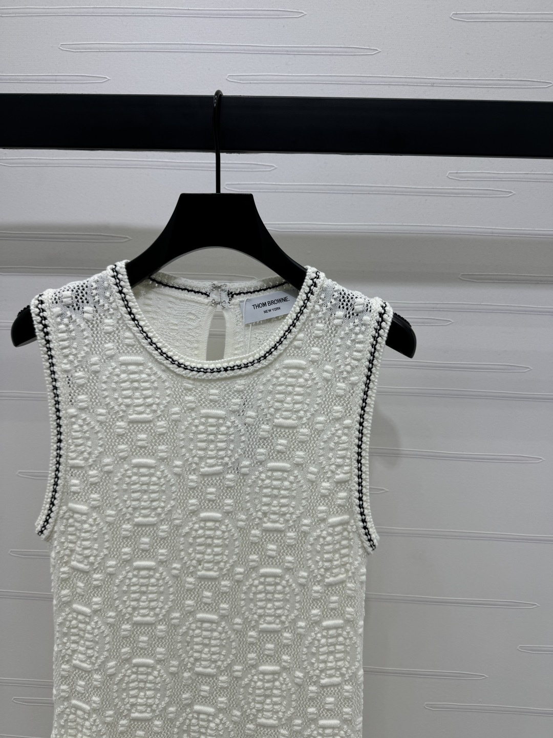 2025 Spring/Summer: Custom Knitting Vest with Stylish Design and Quality Yarn - 图片 2