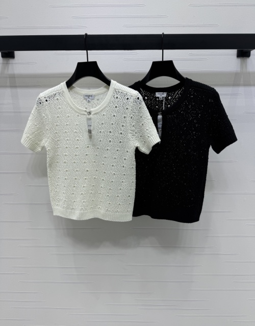 Chanel 2025 Spring/Summer Collection: Openwork Knitted Short-Sleeve Top 1 Chanel 2025 Spring/Summer Collection: Openwork Knitted Short-Sleeve Top