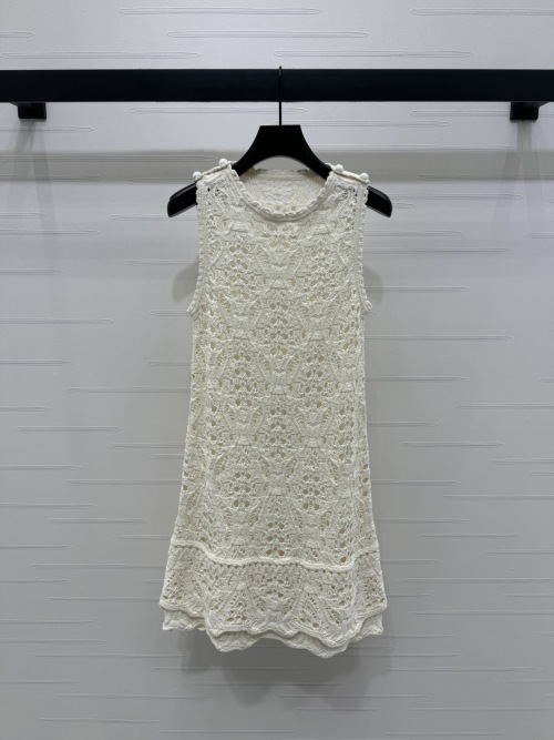 Dior Sleeveless Knit Mini Dress - Elegant Hand-Crochet Detailing, Slim Fit 1 Dior Sleeveless Knit Mini Dress - Elegant Hand-Crochet Detailing, Slim Fit