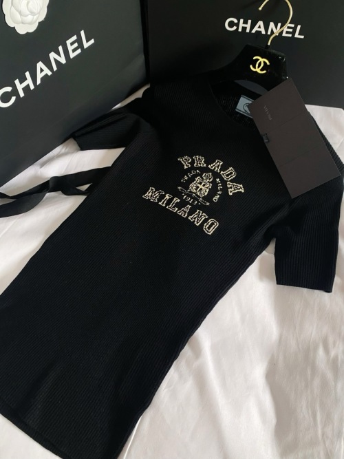 Prada Milano Ribbed Knit Short Sleeve Top with Logo Detail - Slim Fit 1 Prada Milano Ribbed Knit Short Sleeve Top with Logo Detail - Slim Fit