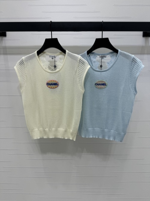 Chanel Knit Sleeveless Top with Logo Patch - Spring/Summer 2025 Collection 1 Chanel Knit Sleeveless Top with Logo Patch - Spring/Summer 2025 Collection