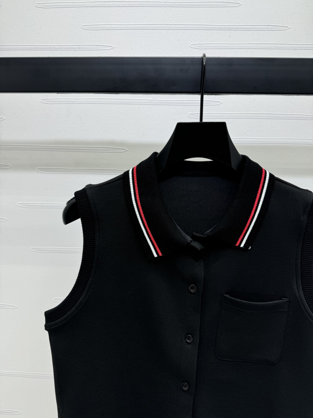 High Quality Women’s Clothes: Sleeveless Skirt Suit with Cosmopolitan Air - 图片 5