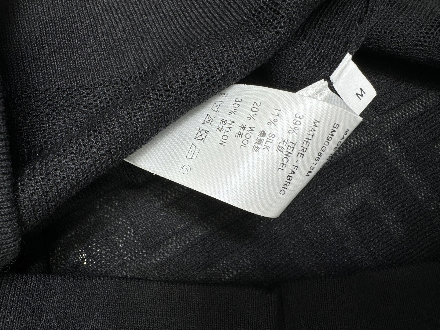 “High-Quality Women’s Clothes: Silk Material, Unique Design, Sizes S-M-L, Premium Packaging” - 图片 8