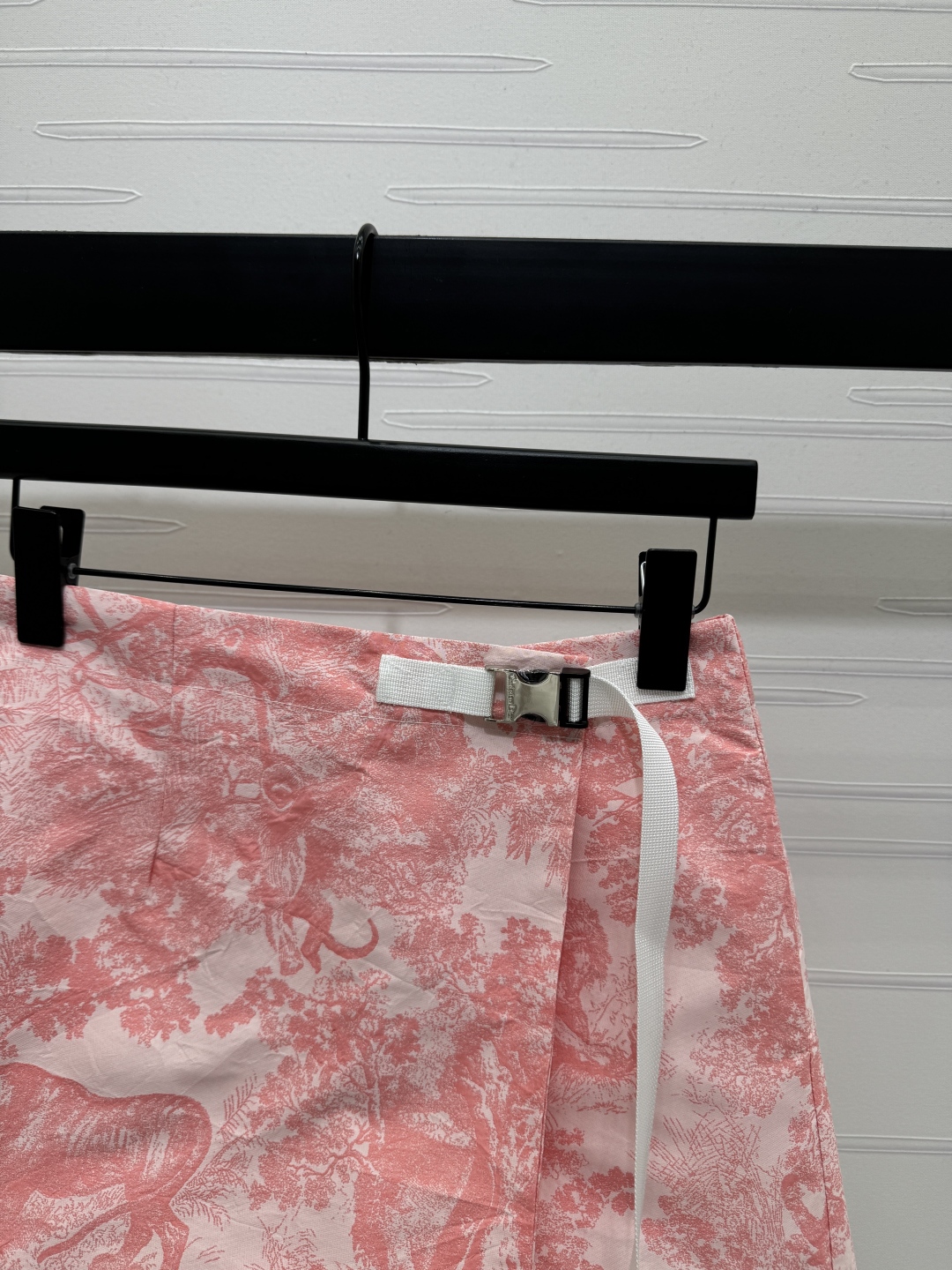 High Quality Women’s Clothes: Jungle Theme Packaging, Cosmopolitan Styles, Metal Buttons, A-Word Skirts. - 图片 2