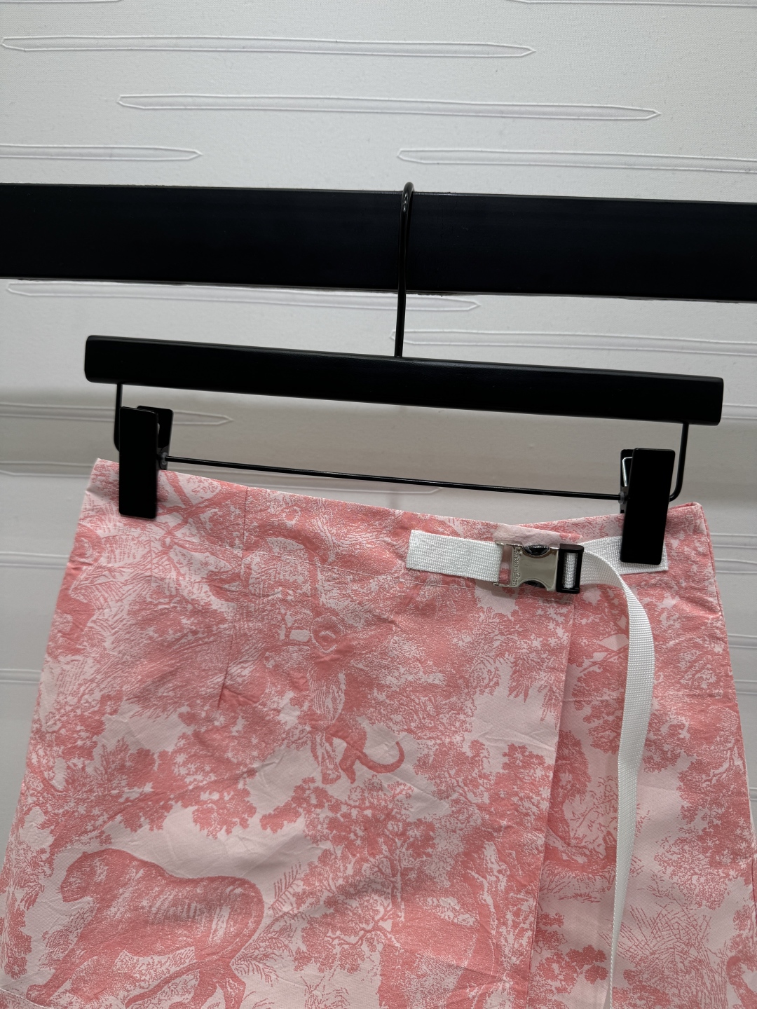 High Quality Women’s Clothes: Jungle Theme Packaging, Cosmopolitan Styles, Metal Buttons, A-Word Skirts. - 图片 4