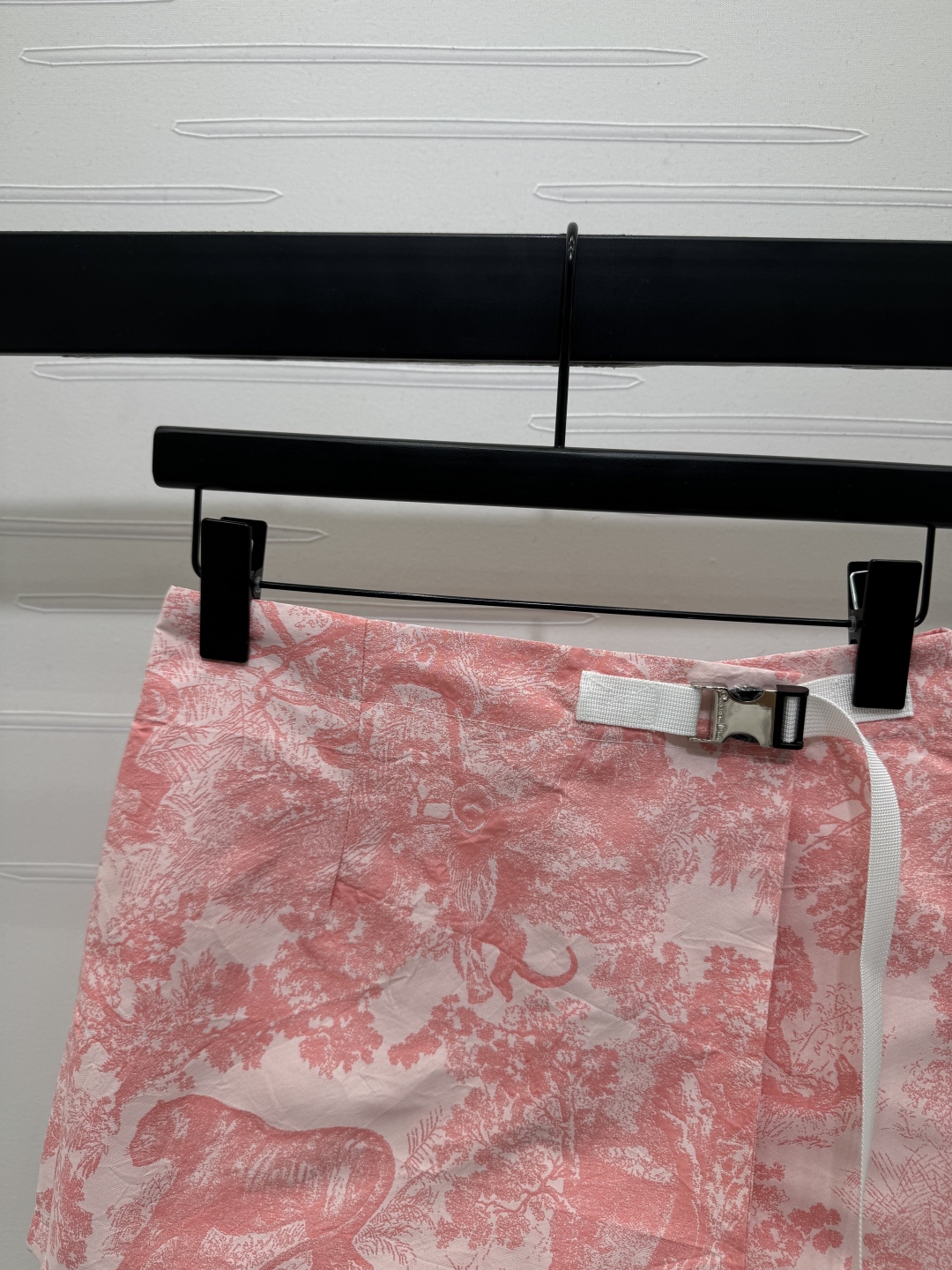 High Quality Women’s Clothes: Jungle Theme Packaging, Cosmopolitan Styles, Metal Buttons, A-Word Skirts. - 图片 3