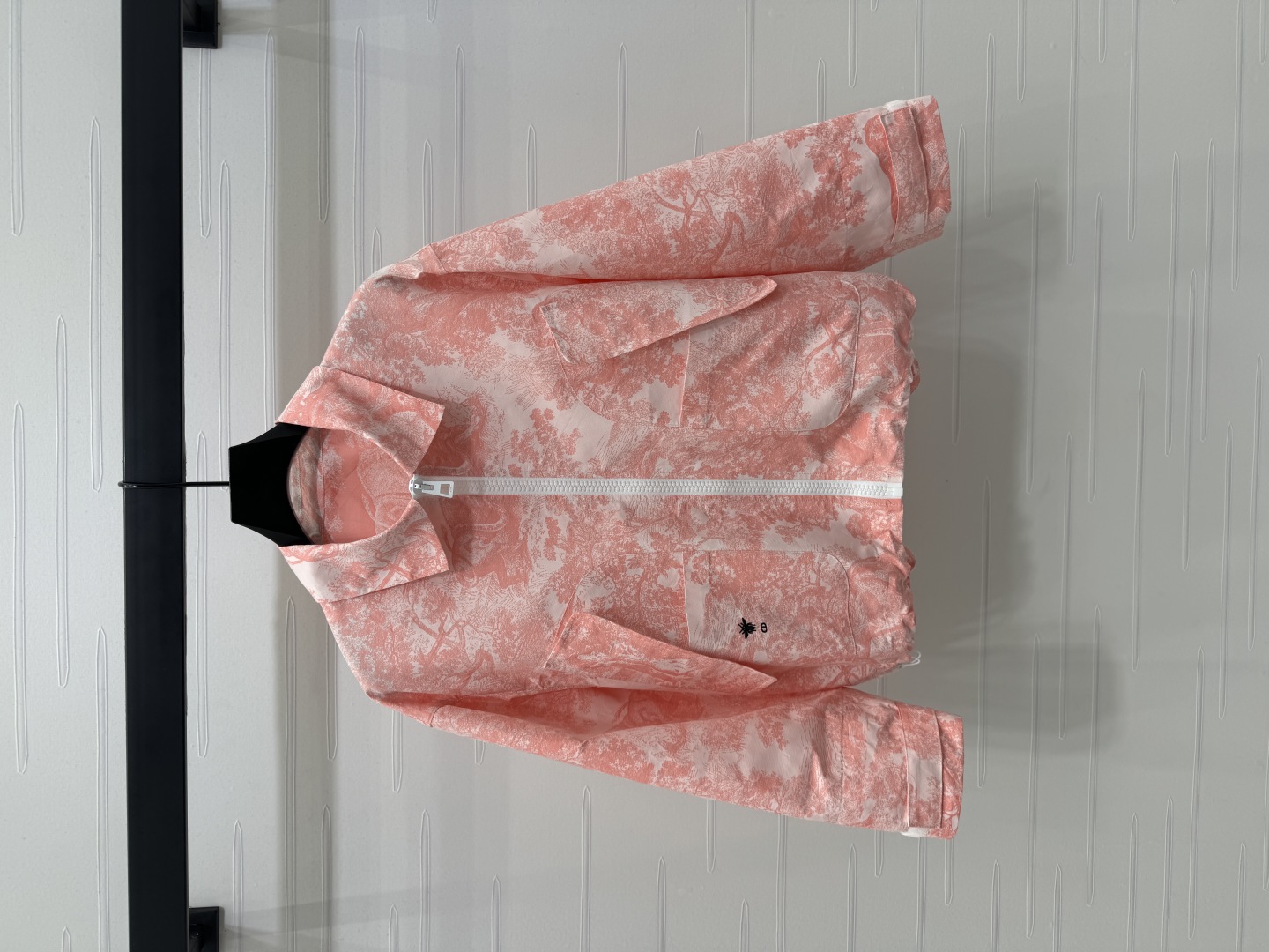 High-End Female Suit with Jungle Stamped Hat and Customized Design
