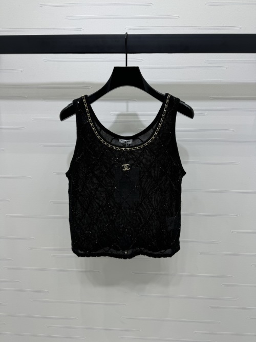 Chanel 2025 Pre-Fall Black Knit Vest with Quilted Pattern and Chain Detail 1 Chanel 2025 Pre-Fall Black Knit Vest with Quilted Pattern and Chain Detail
