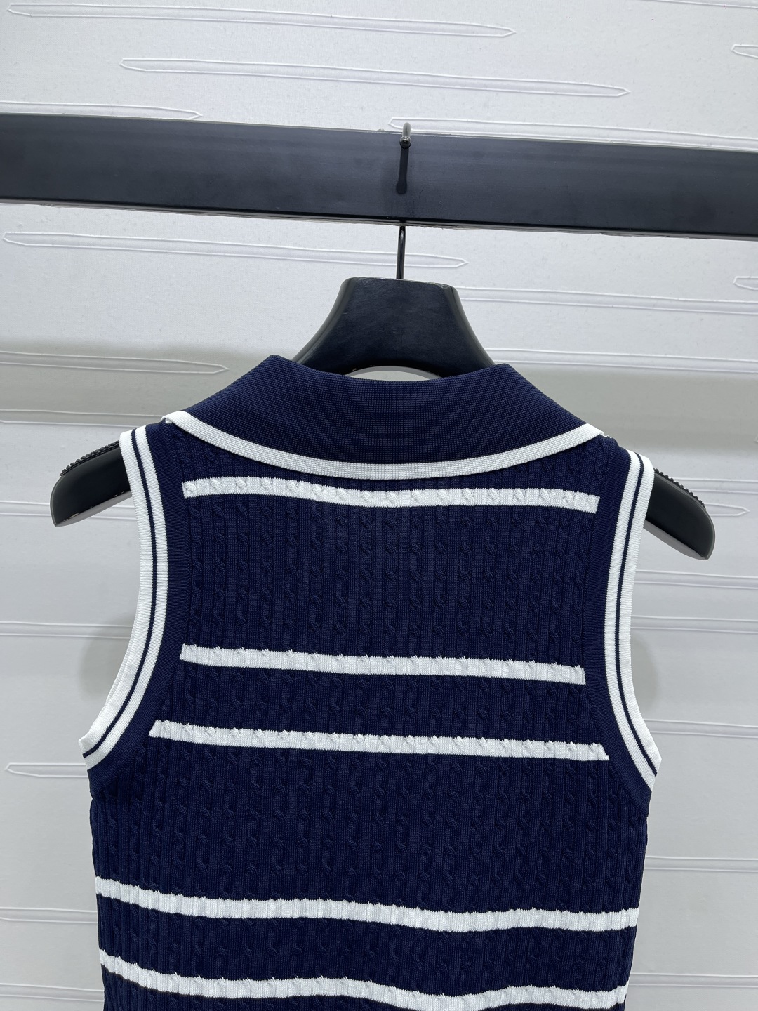 “2025 YSL Early Autumn Women’s Single-Rate Suit with Letter Embroidery and Custom Knitting Vest” - 图片 7