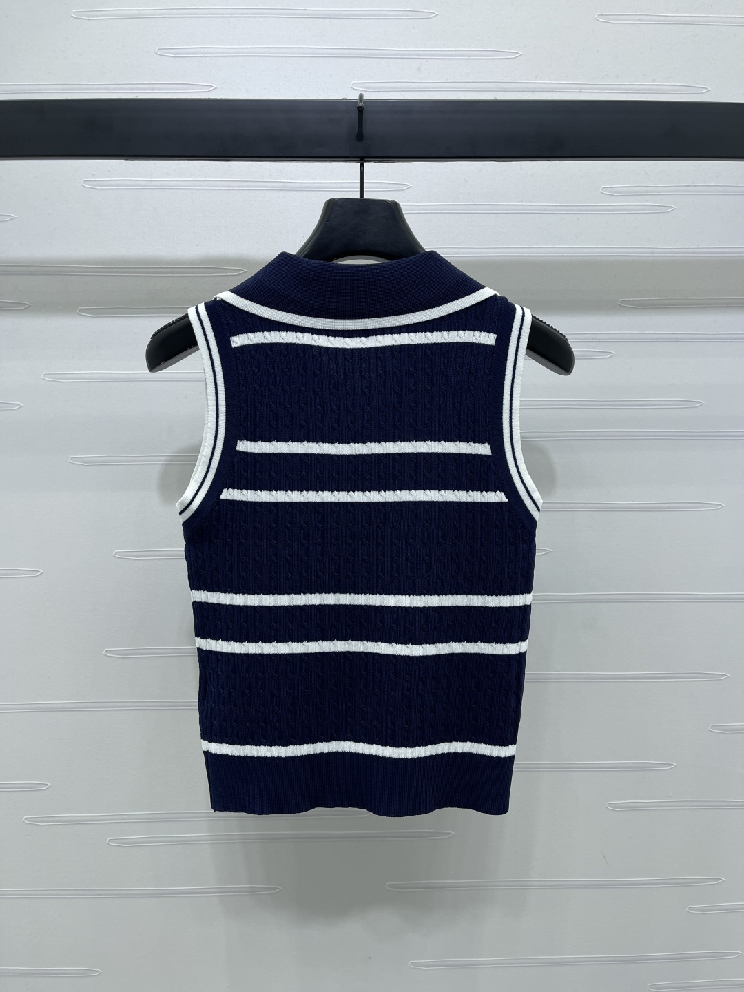 “2025 YSL Early Autumn Women’s Single-Rate Suit with Letter Embroidery and Custom Knitting Vest” - 图片 8
