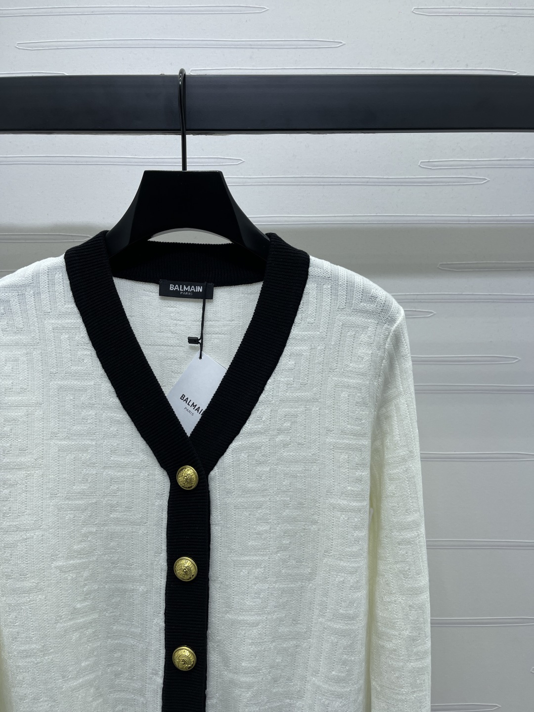 2025 BA*Main Balman V-Neck T-Shirts: Custom-made, Imported Wool, Cosmopolitan Design - 图片 3