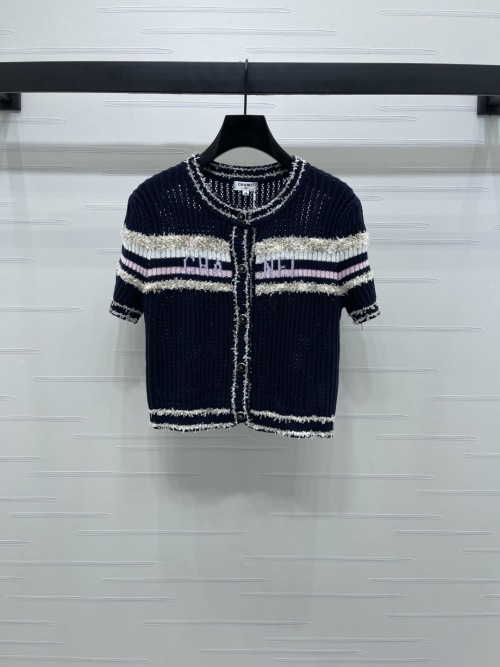Chanel 2025 Early Autumn Series Two-Tone Hollow Knit Short-Sleeved Cardigan 1 Chanel 2025 Early Autumn Series Two-Tone Hollow Knit Short-Sleeved Cardigan