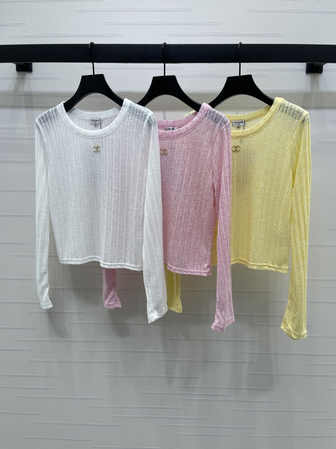 Chanel Women's Long Sleeve Knitted Top with CC Logo - Fashionable and Chic