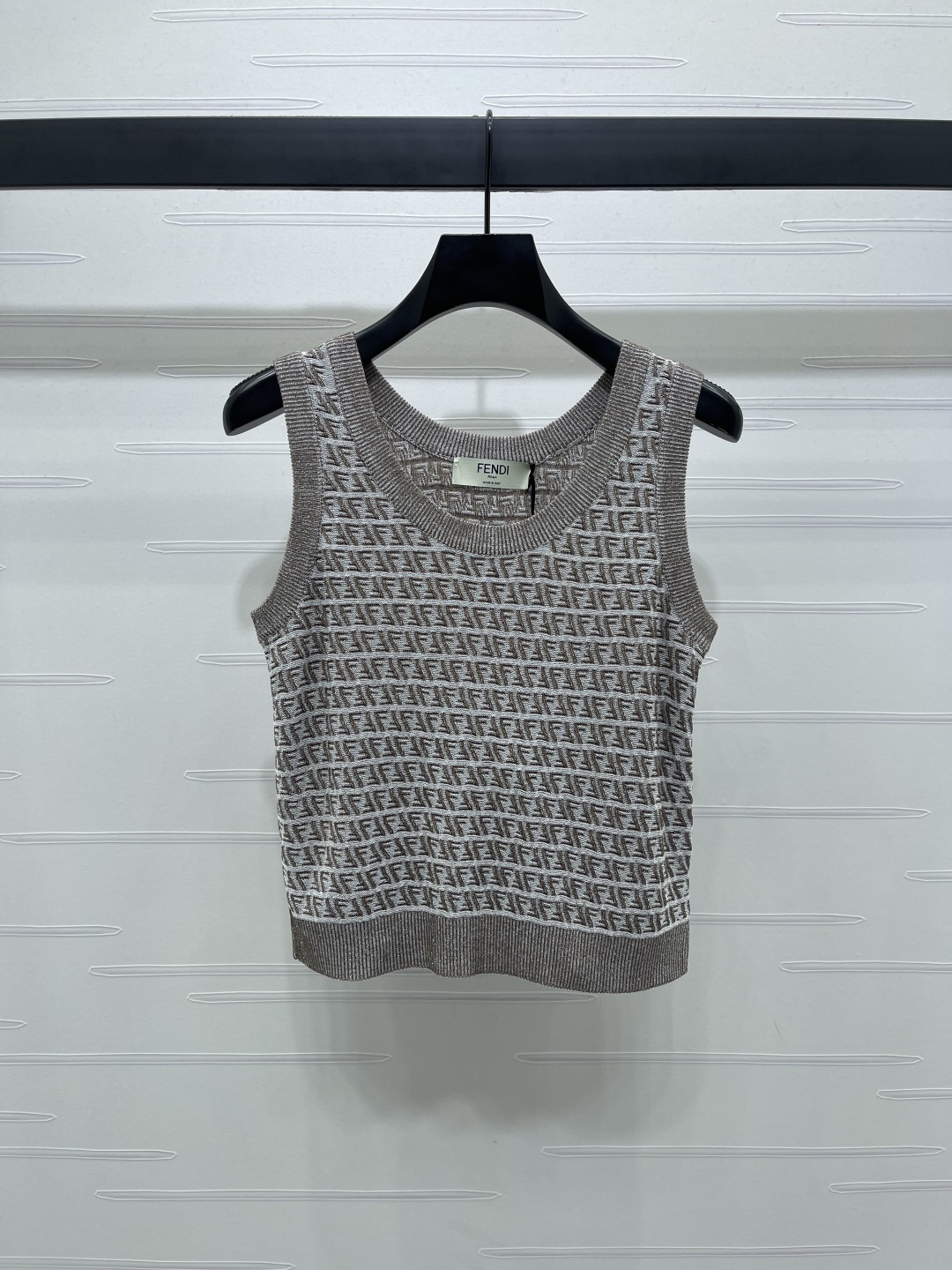 “Early Autumn 2025 Female Suit: Customizable, Cosmopolitan, Knitted, Quality Goods in Three Colors (S-M-L)” - 图片 1