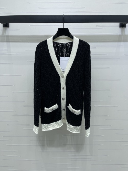 Chanel 2025 Early Autumn Series Contrast Color Knitted Cardigan, Woolen Yarn 1 Chanel 2025 Early Autumn Series Contrast Color Knitted Cardigan, Woolen Yarn