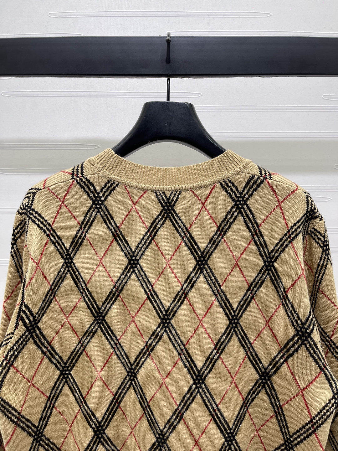 2025 Burberry Women’s Suit: Ringo Collar Sweater with Customized Wool Line-making - 图片 6