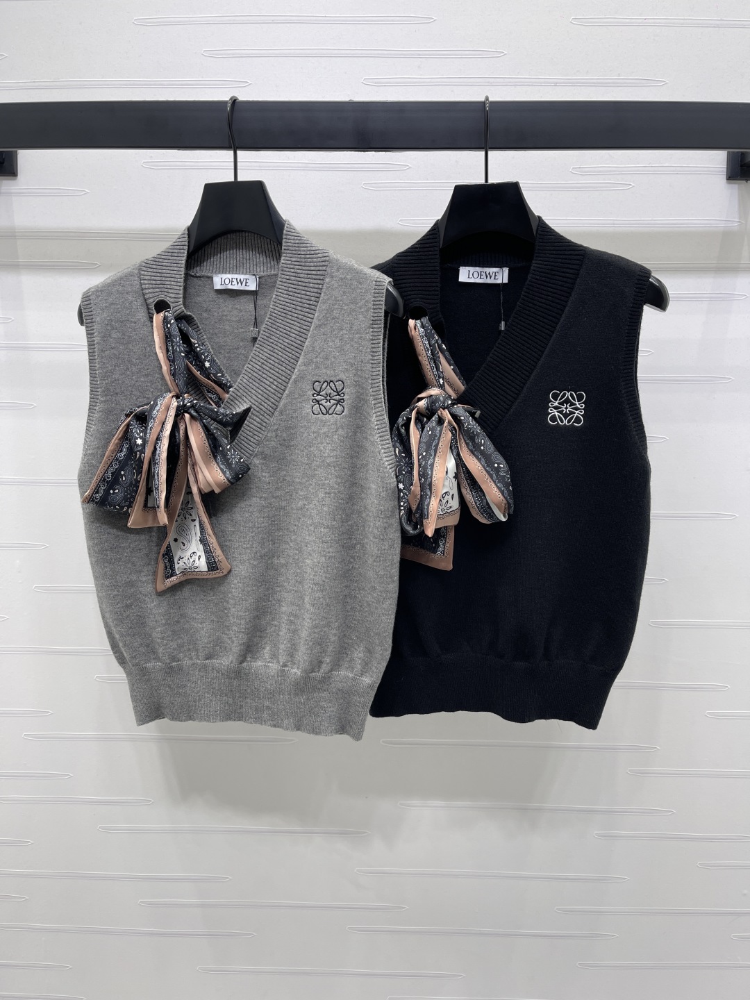 Stylish Sniper Knitting Vest in Latest Loew Series for Fall/Winter Collection - 图片 1