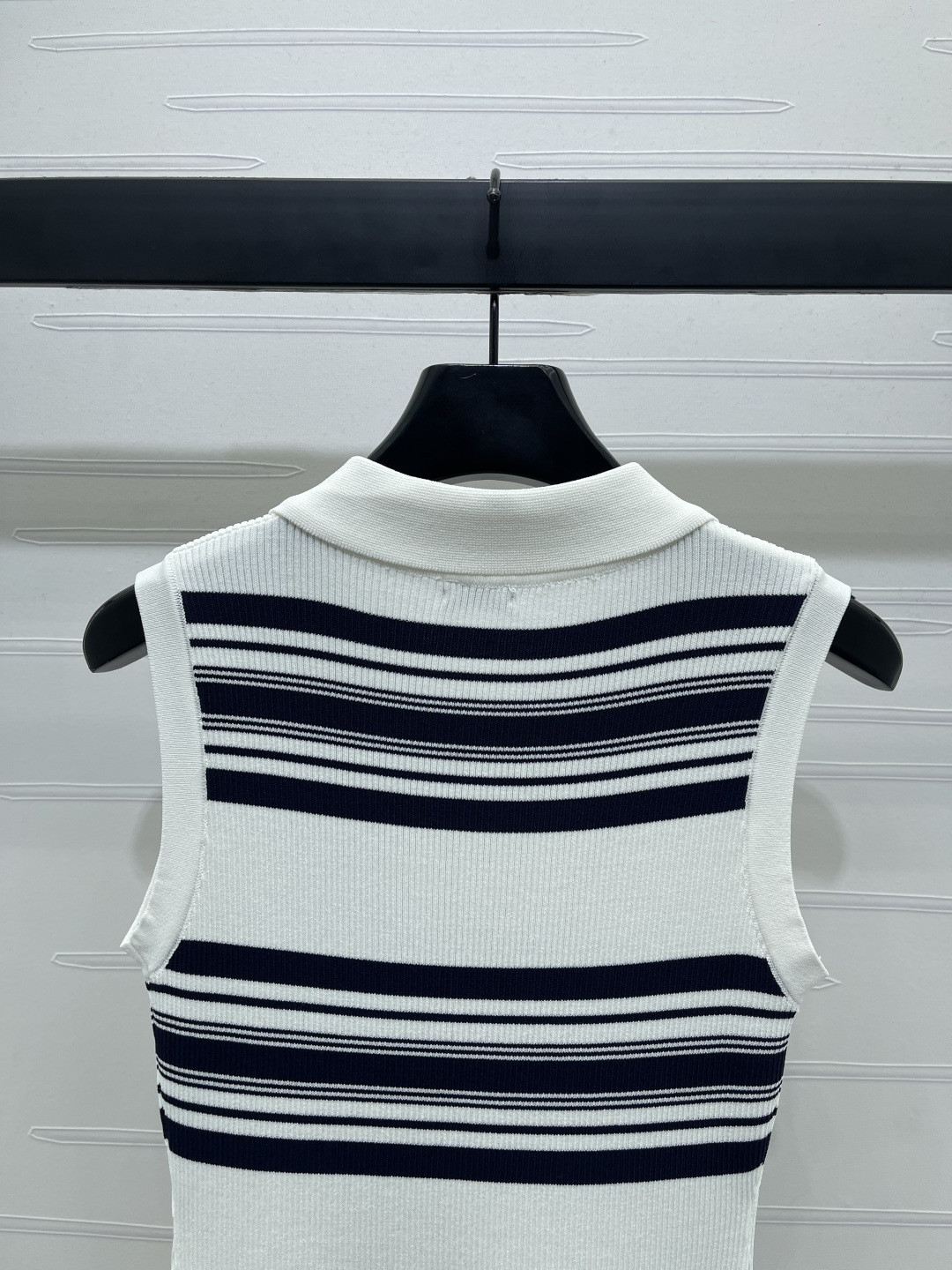 Loewe’s Latest Autumn Suit: Imported Fabrics, Tailored Fit, Stylish Details, Age-Neutral Colors - 图片 6