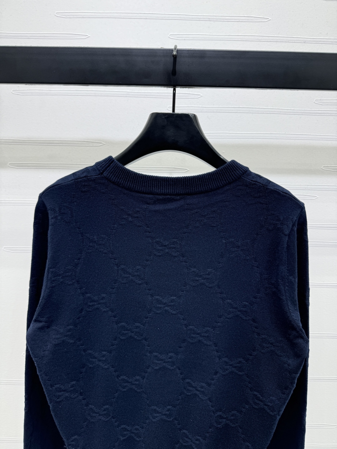 Title: New Plains Single High Quality Gucci 2025 Suit Summary: Single-rate female suit from New Plains’ Gucci 2025 Early Autumn series with dark-grained sweater. Sizes S-M - 图片 6
