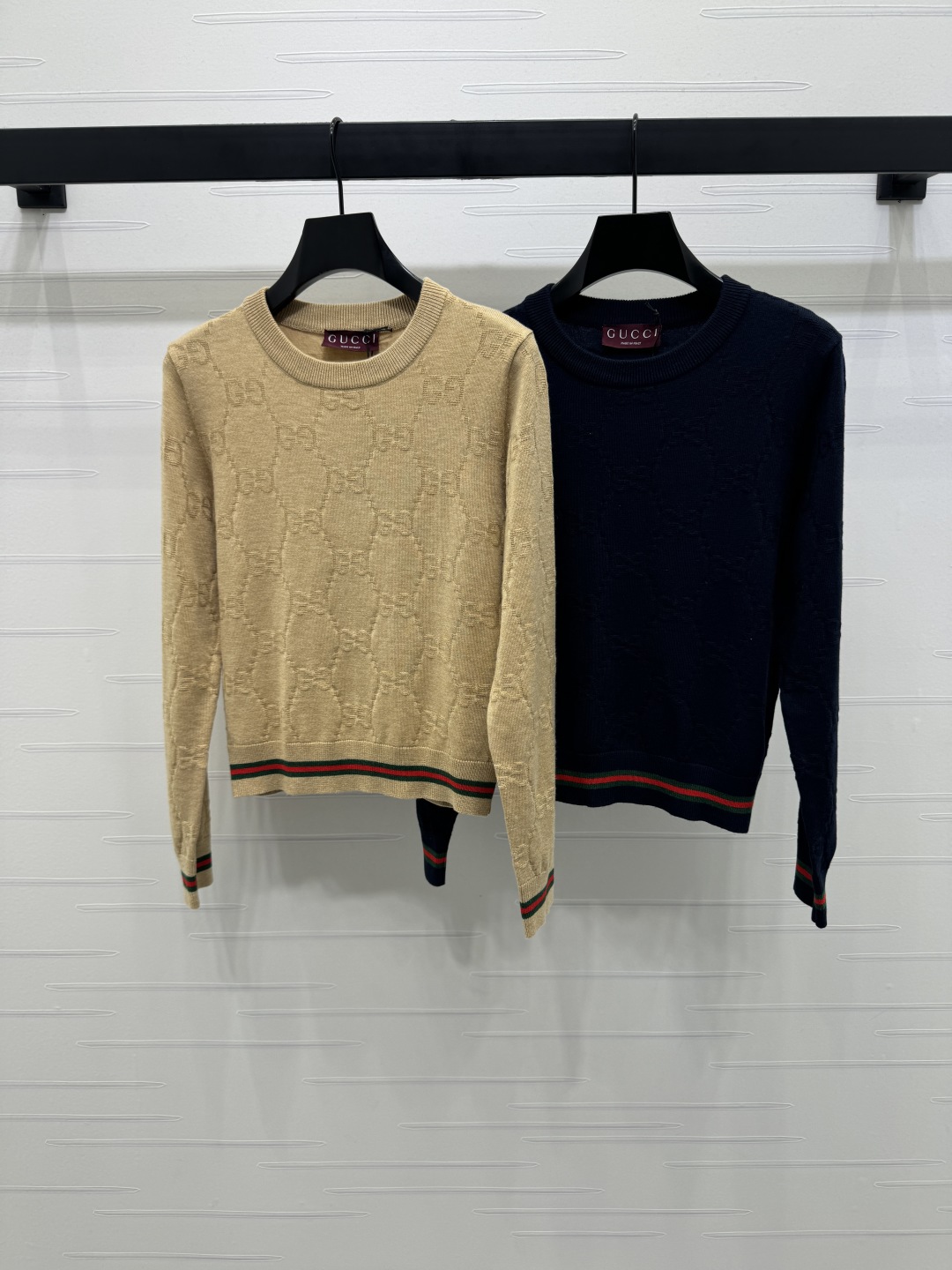 “New Plains Single High Quality Gucci 2025 Early Autumn Suit with Dark Sweater” - 图片 1