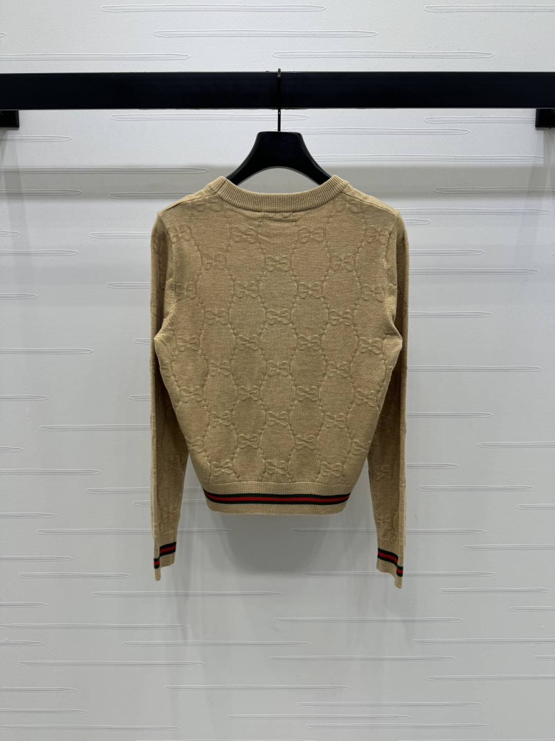 “New Plains Single High Quality Gucci 2025 Early Autumn Suit with Dark Sweater” - 图片 7