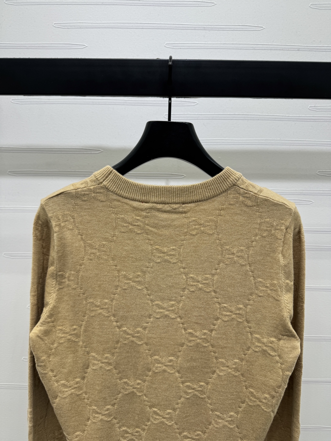 “New Plains Single High Quality Gucci 2025 Early Autumn Suit with Dark Sweater” - 图片 6