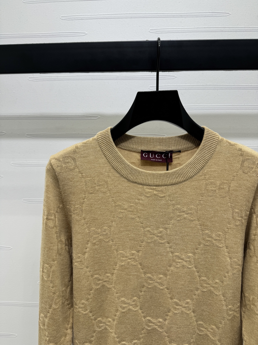 “New Plains Single High Quality Gucci 2025 Early Autumn Suit with Dark Sweater” - 图片 4