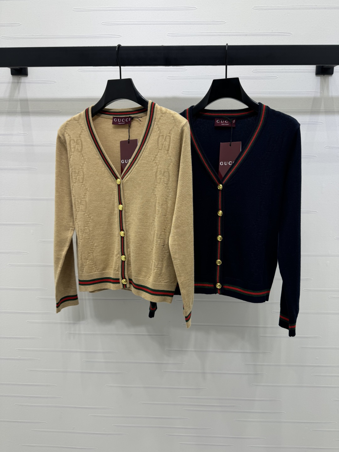 “High-Quality Gucc* 2025 Early Autumn Series: Custom Women’s Suit with V-Shirt in Various Sizes” - 图片 1