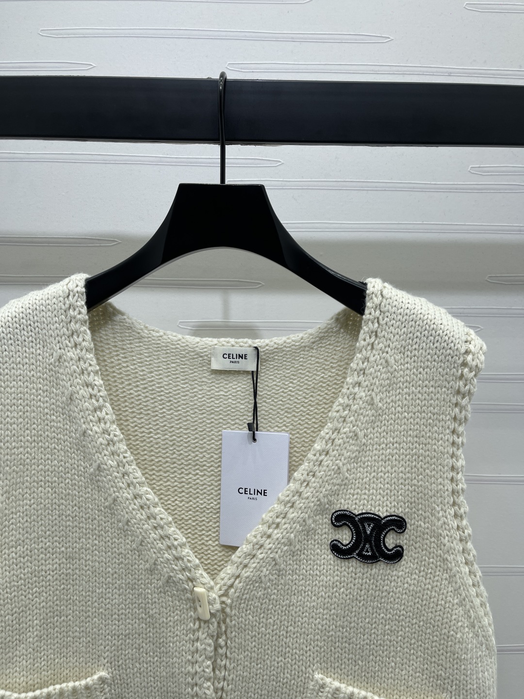 Title: Women’s Suit CELIN* 2025: V-Cruising Vests, Custom Wool Line, High Quality, College Style. Sizes S-M-L. - 图片 3