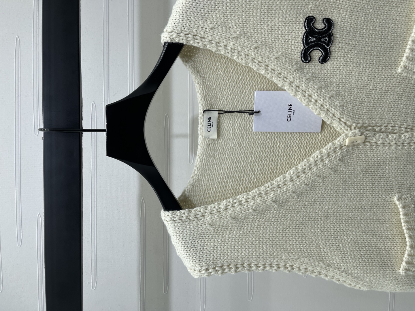 Title: Women’s Suit CELIN* 2025: V-Cruising Vests, Custom Wool Line, High Quality, College Style. Sizes S-M-L. - 图片 4