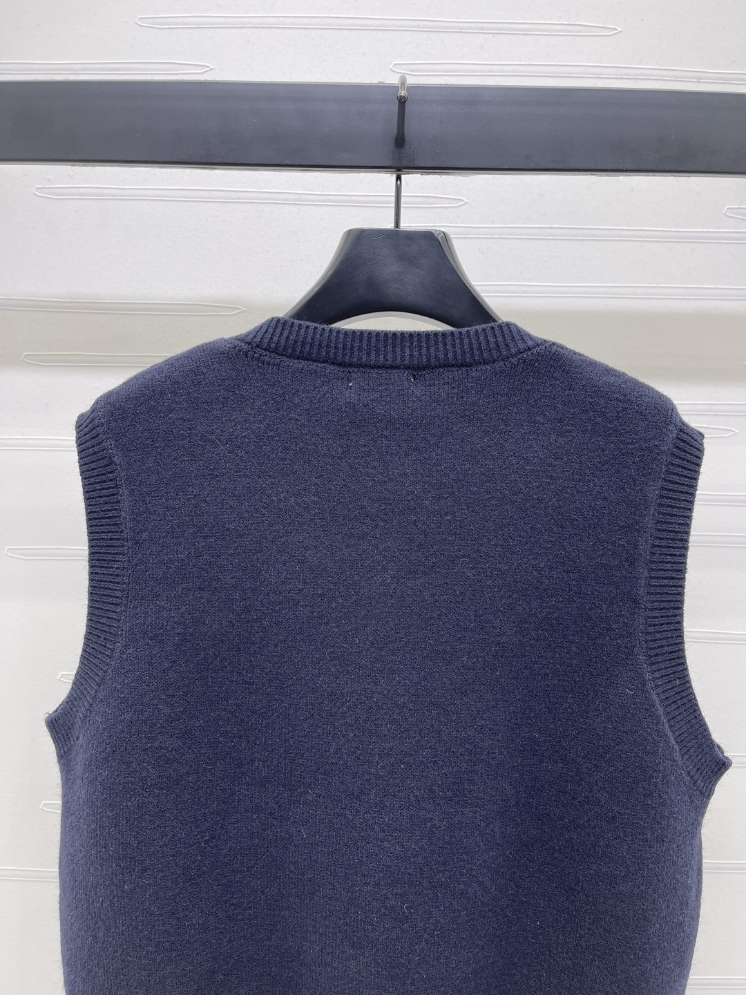 “CELIN* 2025 Women’s Single-Rate Suit with Packaging: Knit Vests and Needlework Options” - 图片 6