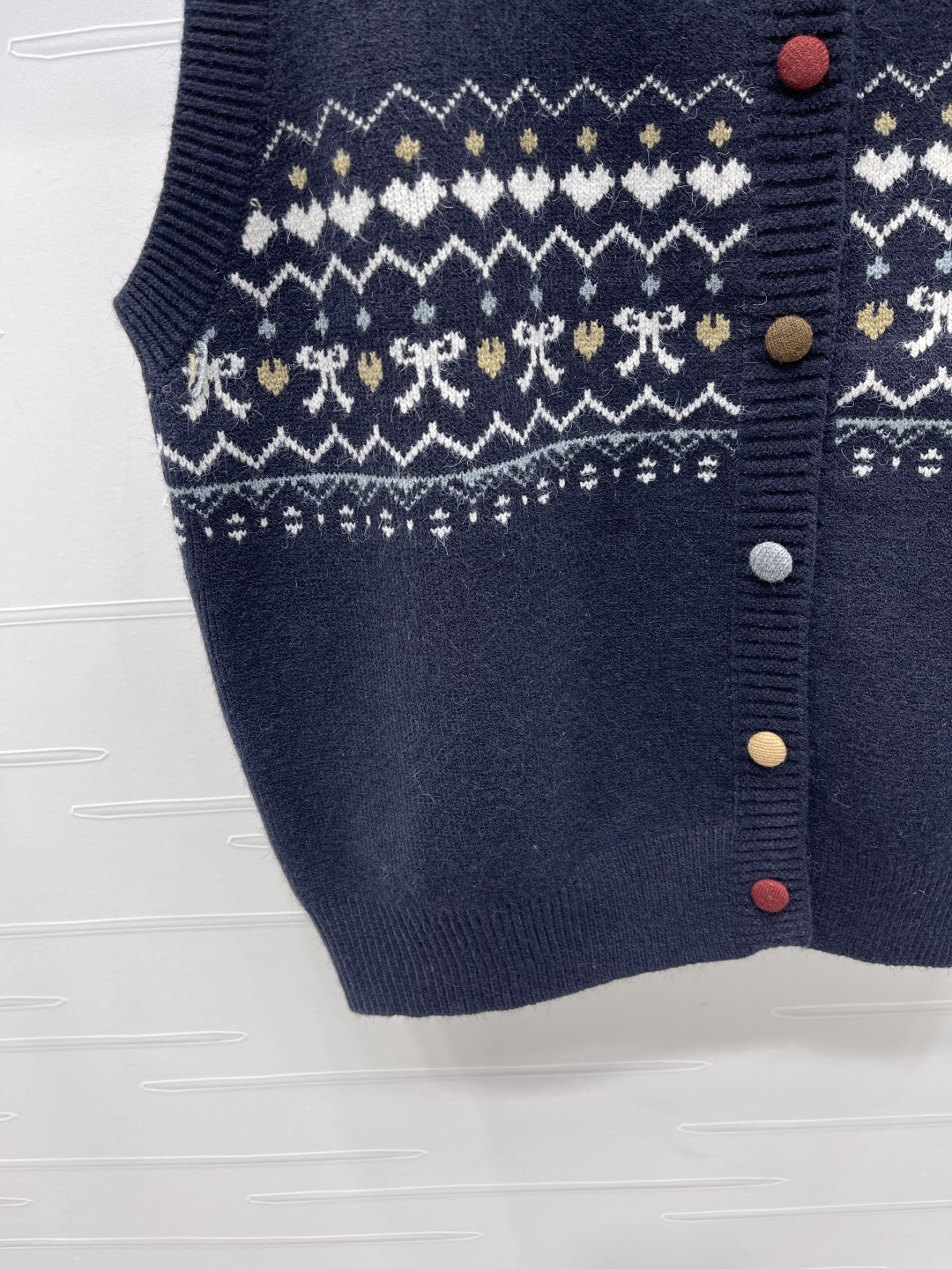 “CELIN* 2025 Women’s Single-Rate Suit with Packaging: Knit Vests and Needlework Options” - 图片 5
