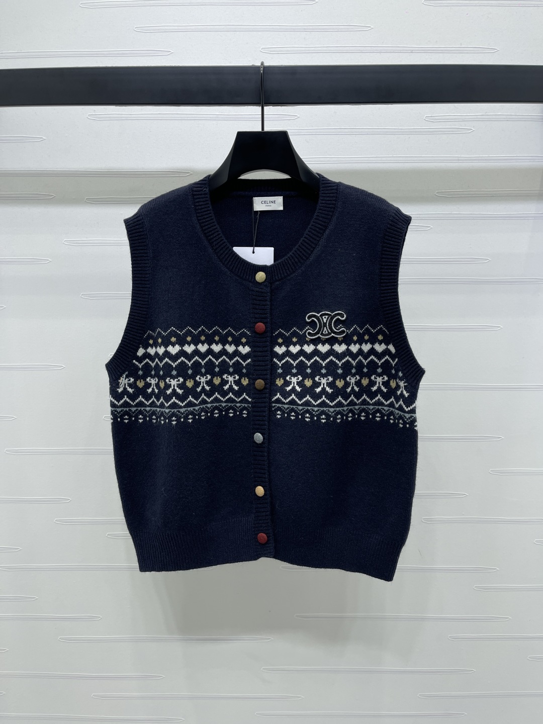 “CELIN* 2025 Women’s Single-Rate Suit with Packaging: Knit Vests and Needlework Options”