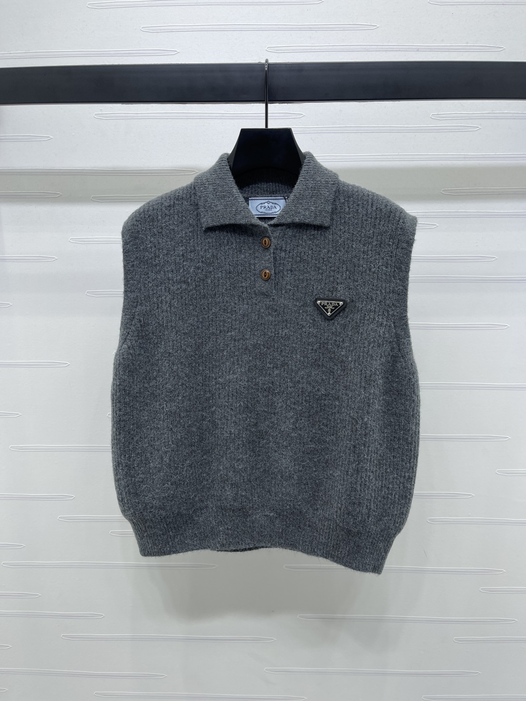 “2025 Early Autumn Women’s Single-Rate Suit: Custom Wool Line-Making, Fine and Soft Quality Goods in Four Colors” - 图片 1