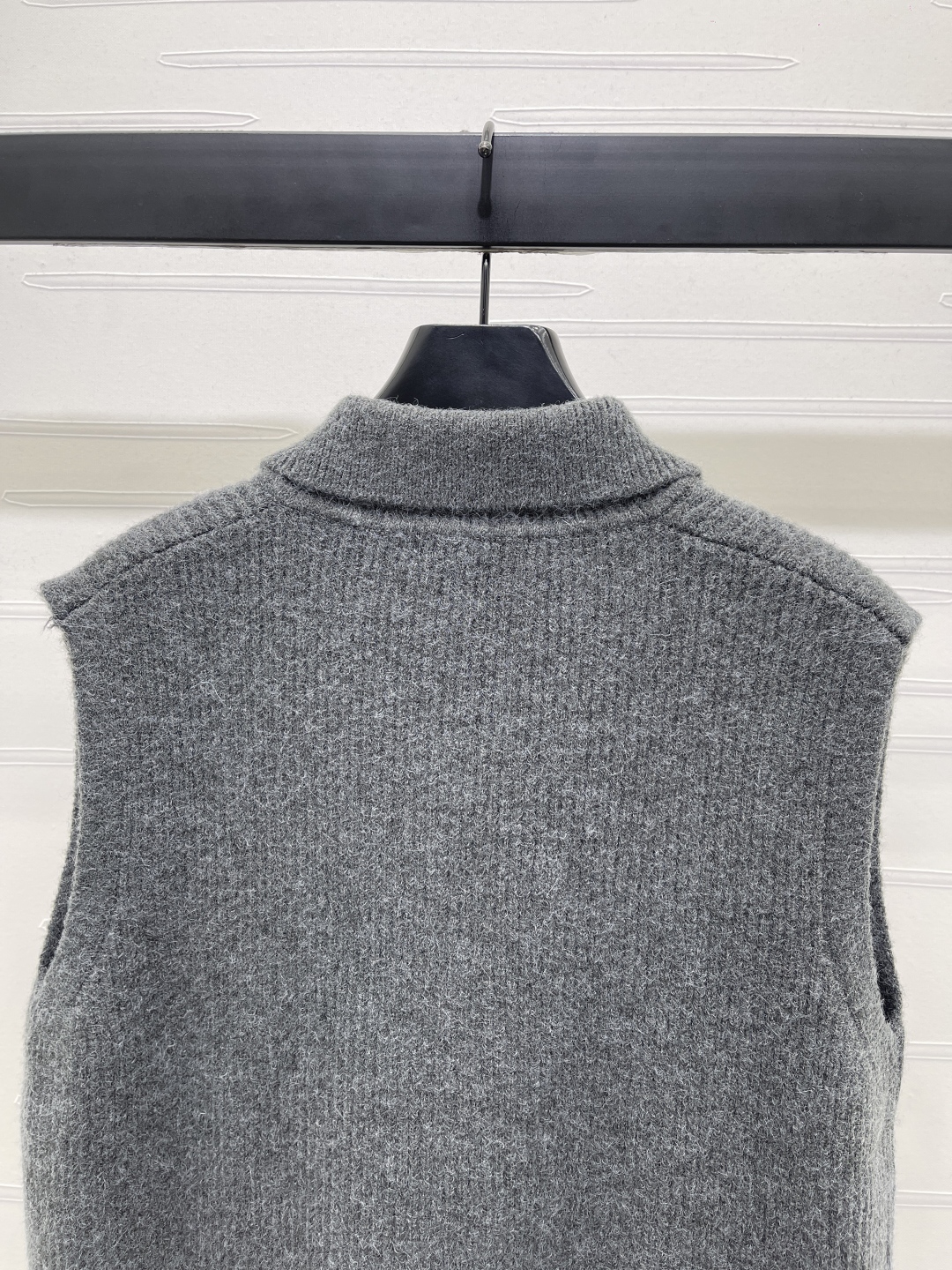 “2025 Early Autumn Women’s Single-Rate Suit: Custom Wool Line-Making, Fine and Soft Quality Goods in Four Colors” - 图片 6