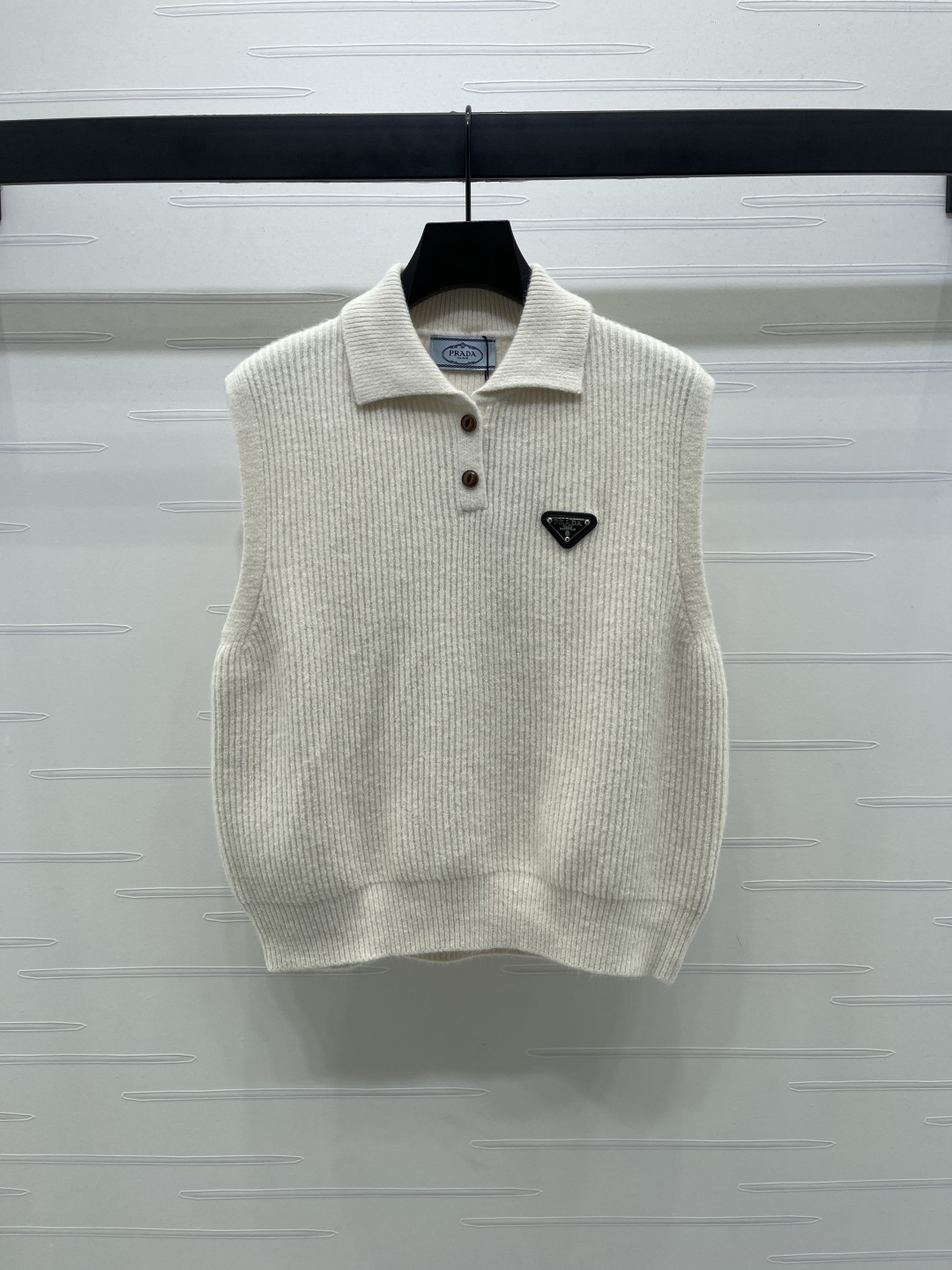 “2025 Autumn Female Suit: Single-Rate Custom Wool Line-Making with Fine, Soft, and Bulletproof Features in Four Colors” - 图片 2