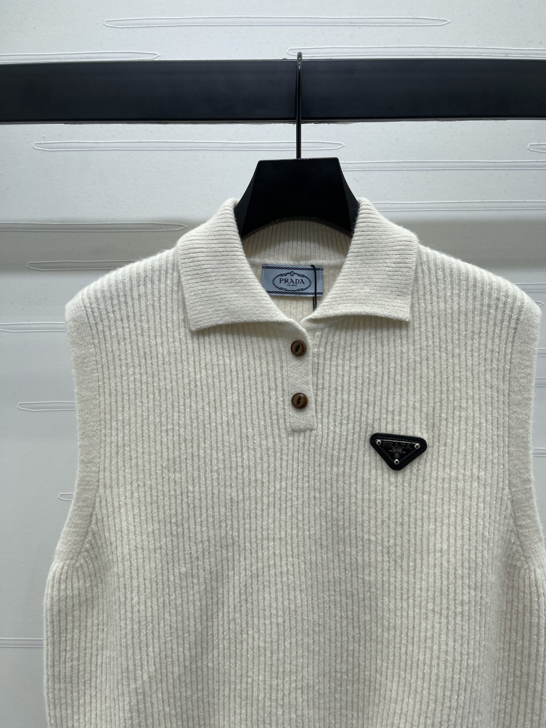 “2025 Autumn Female Suit: Single-Rate Custom Wool Line-Making with Fine, Soft, and Bulletproof Features in Four Colors” - 图片 4