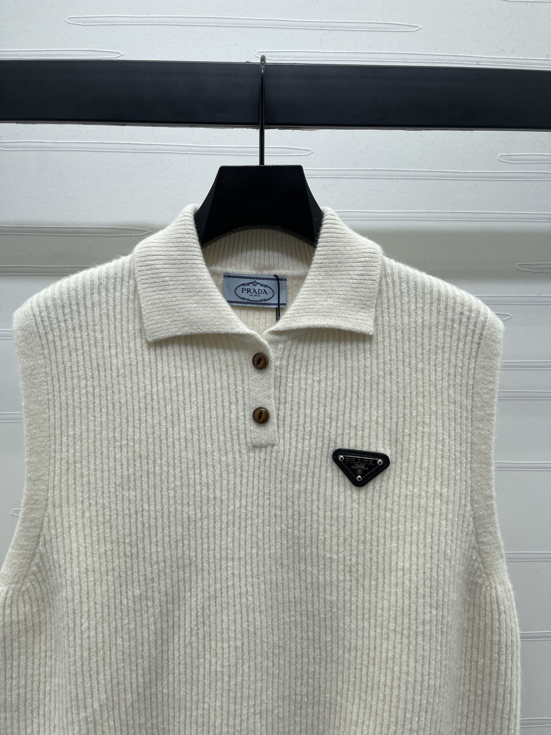 “2025 Autumn Female Suit: Single-Rate Custom Wool Line-Making with Fine, Soft, and Bulletproof Features in Four Colors” - 图片 3