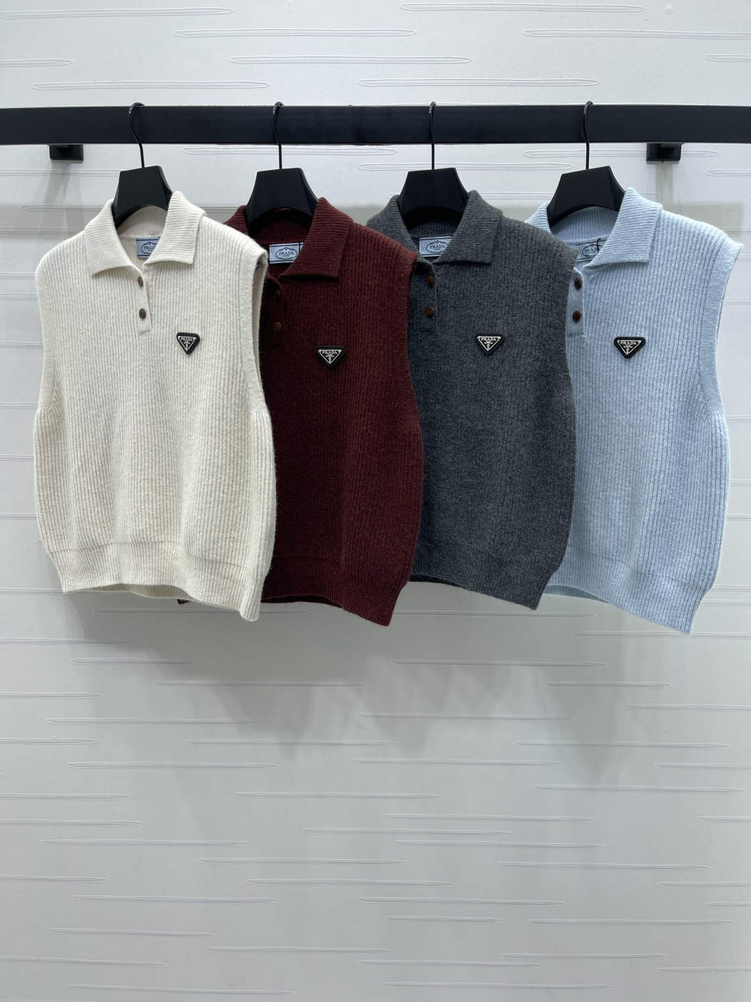 “2025 Autumn Female Suit: Single-Rate Custom Wool Line-Making with Fine, Soft, and Bulletproof Features in Four Colors”