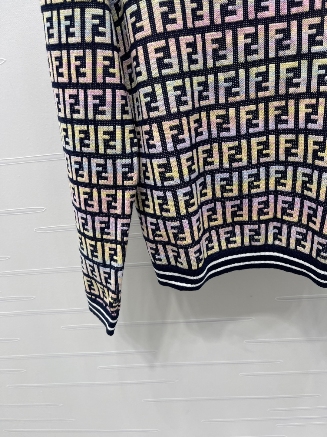 2025 Early Autumn Women’s Suit: Round Collar Sweater with Customized Wool Line – High-Quality Fashion - 图片 5