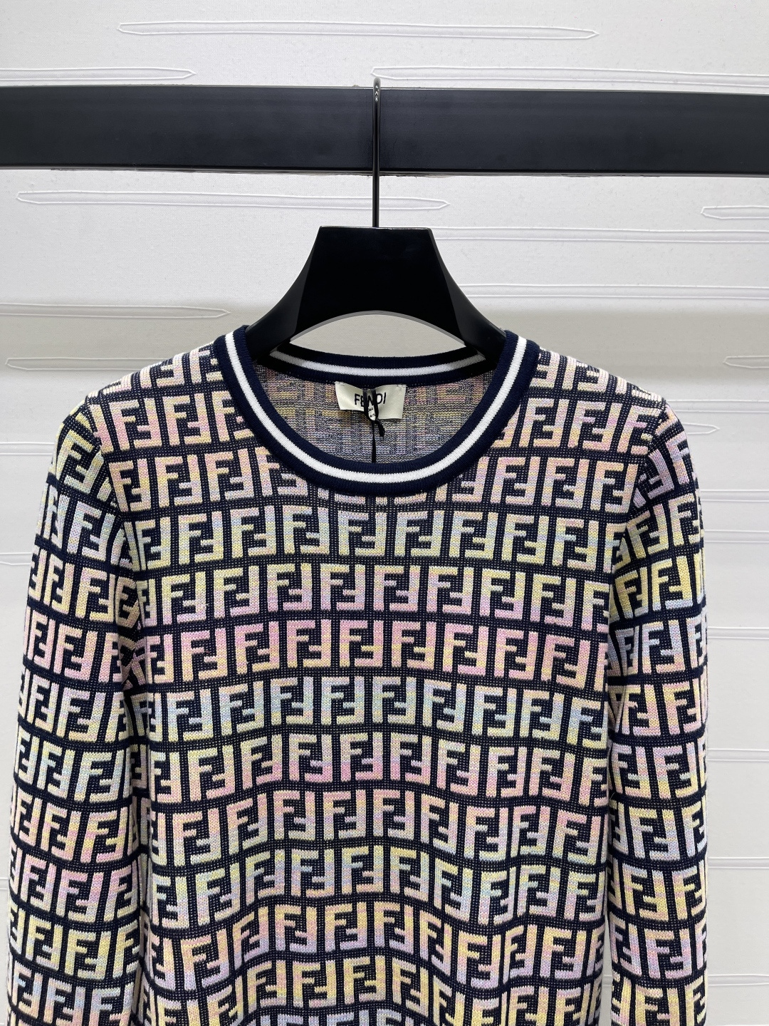 2025 Early Autumn Women’s Suit: Round Collar Sweater with Customized Wool Line – High-Quality Fashion - 图片 4