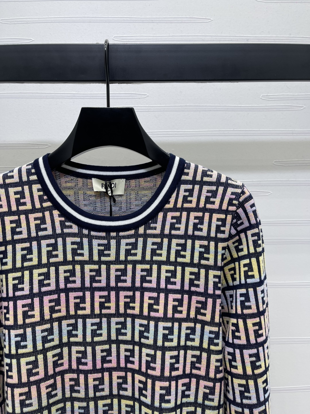 2025 Early Autumn Women’s Suit: Round Collar Sweater with Customized Wool Line – High-Quality Fashion - 图片 2