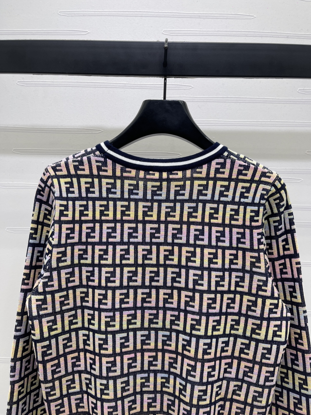 2025 Early Autumn Women’s Suit: Round Collar Sweater with Customized Wool Line – High-Quality Fashion - 图片 6