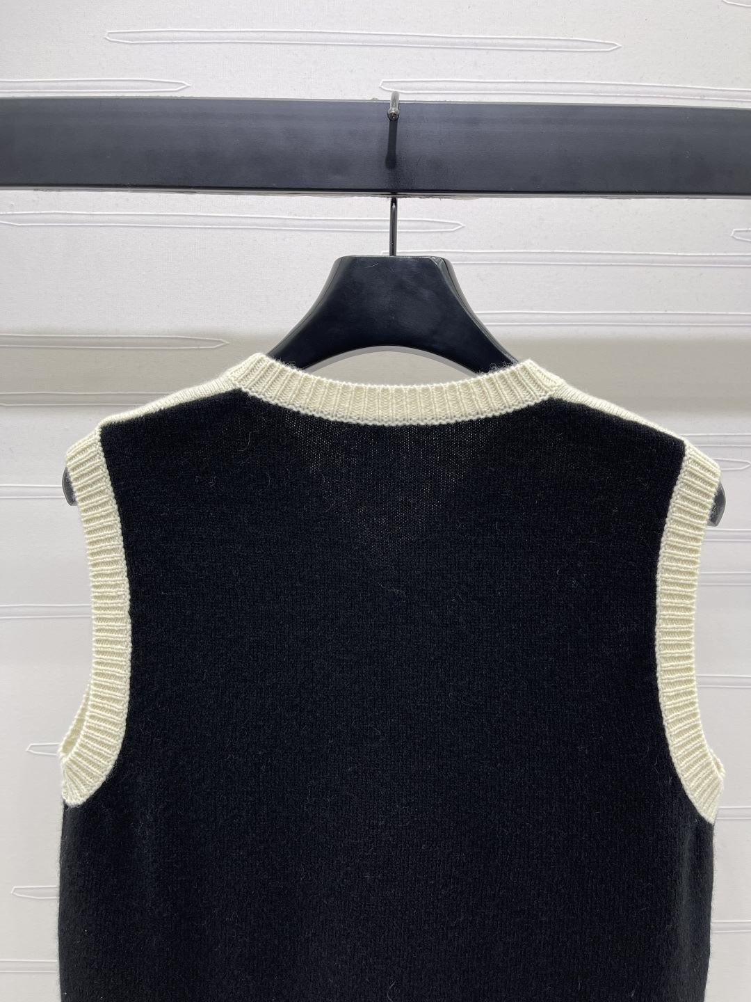 “Valentin*2025 Women’s Suit: Custom Wool Line, Stylish Cut, High Quality, Perfect for Daily Wear or Parties” - 图片 6