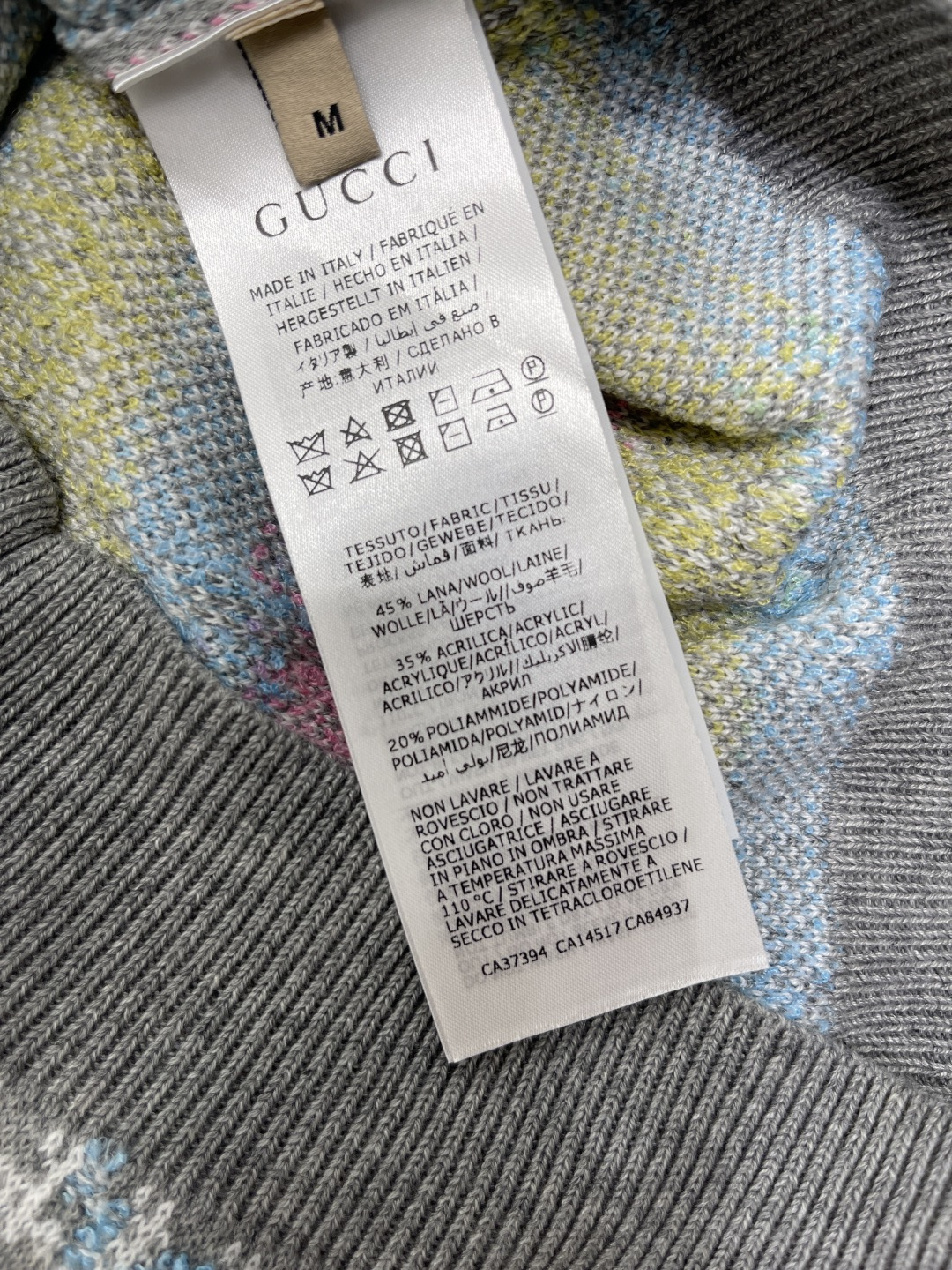 Title: New Plains Single High Quality Gucc* 2025 Vest Review Summary: Single-rate female suit with gradient pin knitting, custom wool line-making, and double G-lettered emblems. - 图片 8