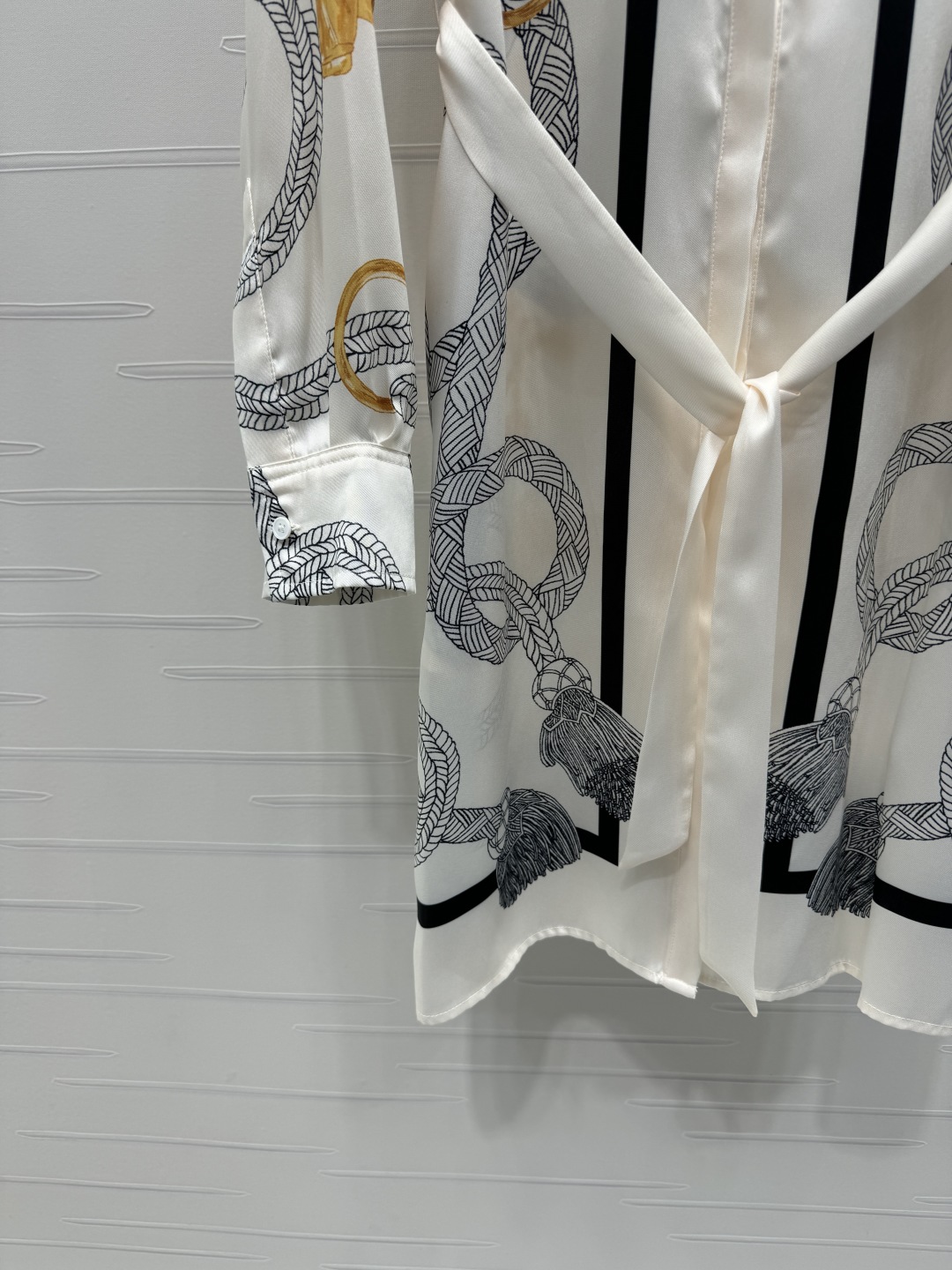 “2025 Early Autumn Women’s Long Sleeve Shirt Collection: Elegant, Comfortable, and Stylish in Stale Cotton” - 图片 5