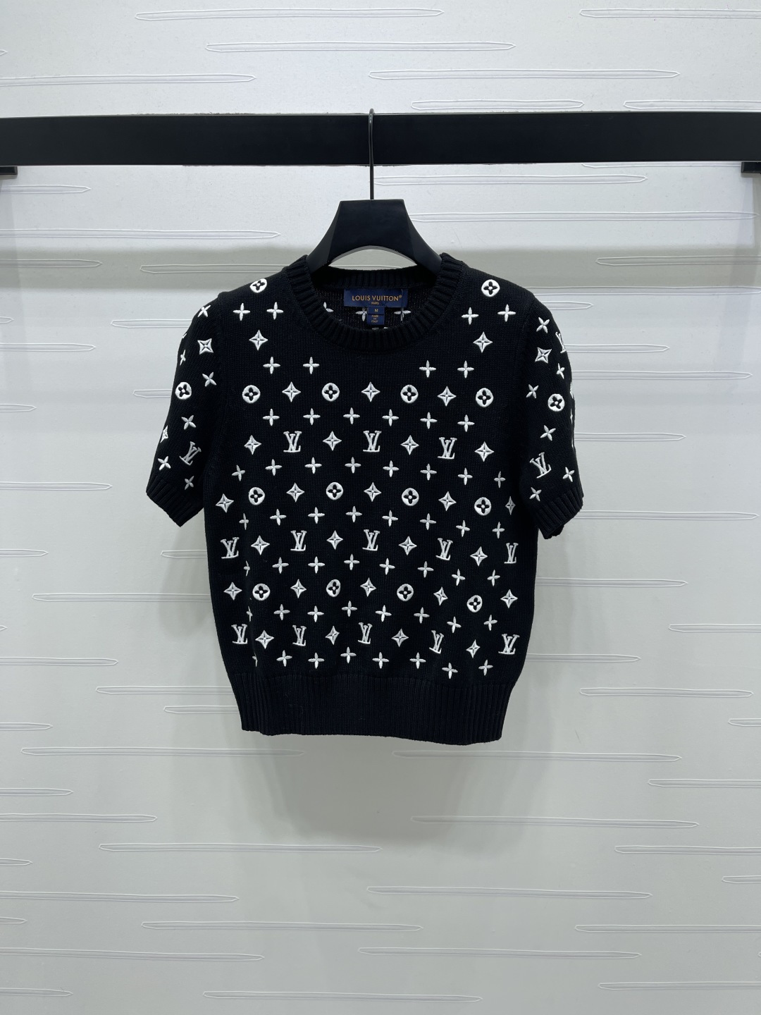 루이비통 여성 로고 자수 캐시미어 반팔 니트 레플리카 5839 Louis Vuitton Women T Shirt